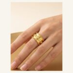 Rounded Stud Wide Band